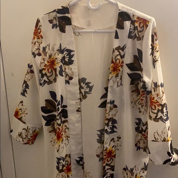 Floral Kimono - Picture 2 of 3